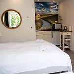 Bed & Breakfast Engholmbb 3*